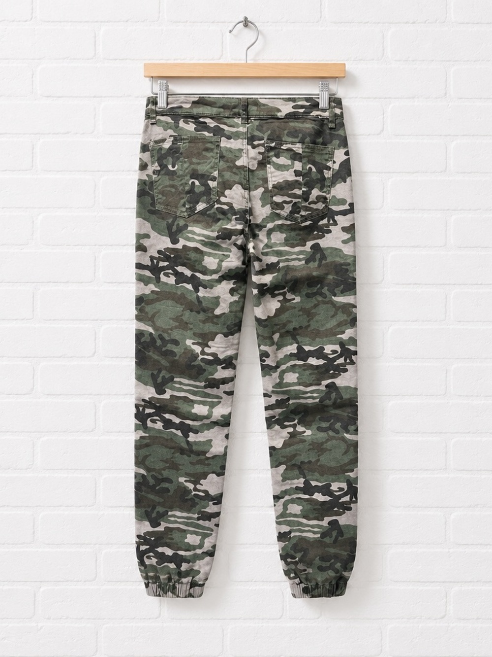 NWT Prosperity Denim Women’s Camo Denim Joggers Pants - Size L - Picture 3 of 10